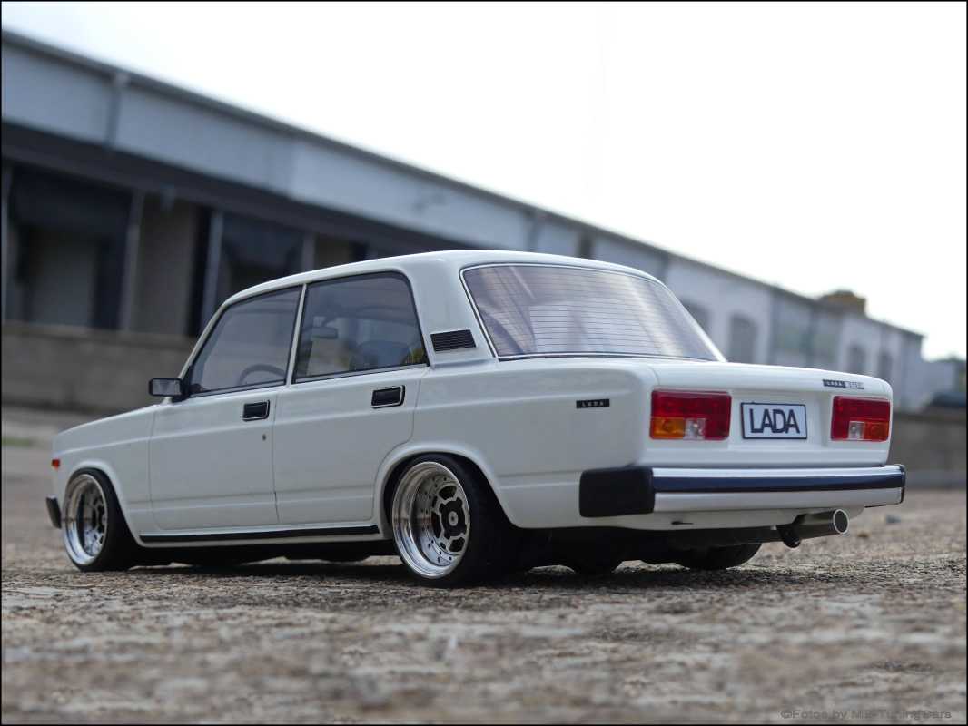 1:18 Lada 2105 Withe Edition - Russian Very Rare -
